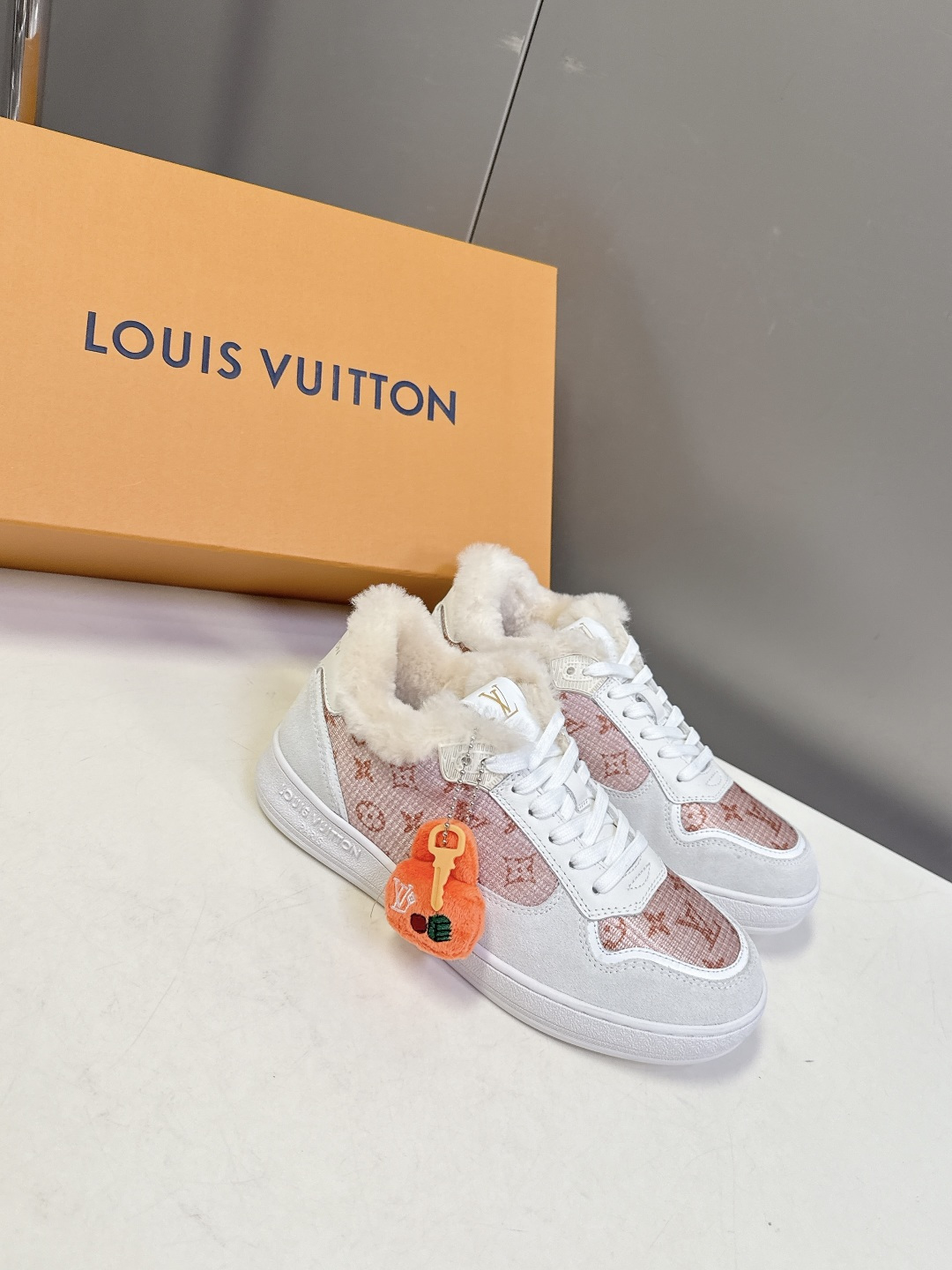 路易威登LV秋冬最新款运动毛里德训鞋 专柜一鞋难求 每个店铺配额有限 超多网红时装博主种草 原版购入开发