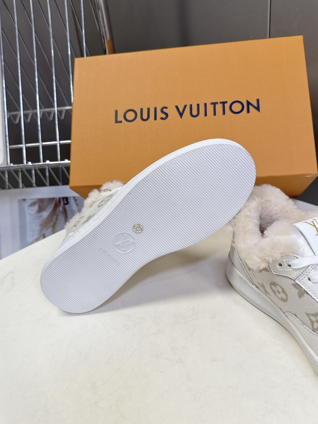 路易威登LV秋冬最新款运动毛里德训鞋 专柜一鞋难求 每个店铺配额有限 超多网红时装博主种草 原版购入开发