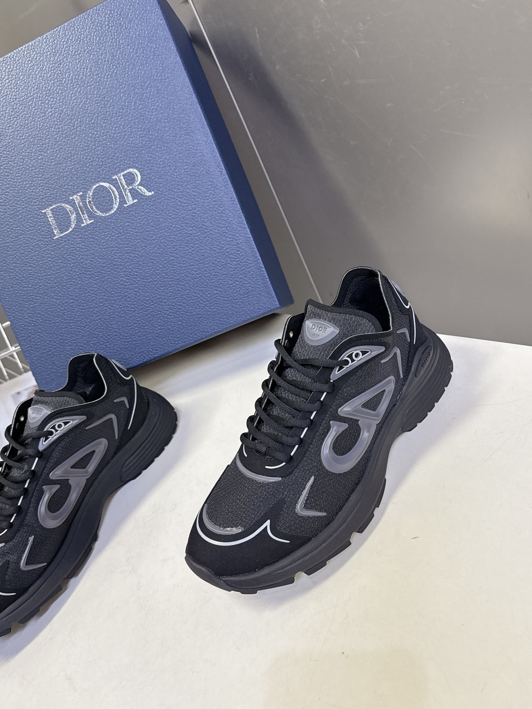 Dior迪奥最新情侣款B30 Countdown运动鞋 这款B30倒计时科技训练鞋是 2026年春季的新