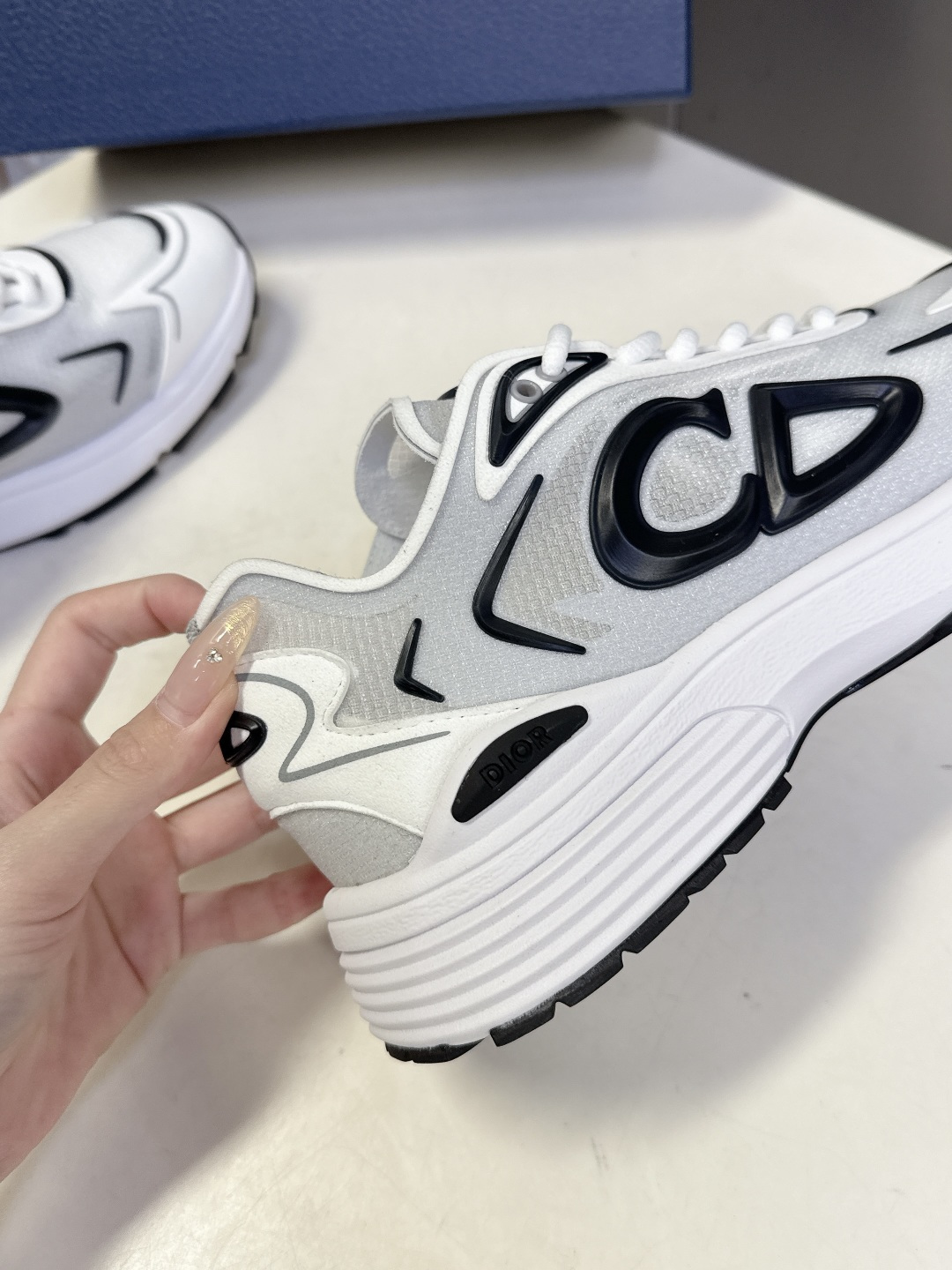 Dior迪奥最新情侣款B30 Countdown运动鞋 这款B30倒计时科技训练鞋是 2026年春季的新