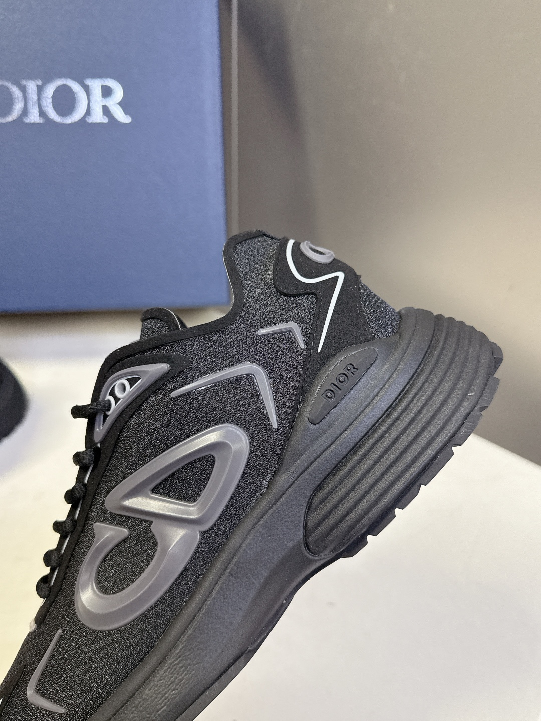 Dior迪奥最新情侣款B30 Countdown运动鞋 这款B30倒计时科技训练鞋是 2026年春季的新