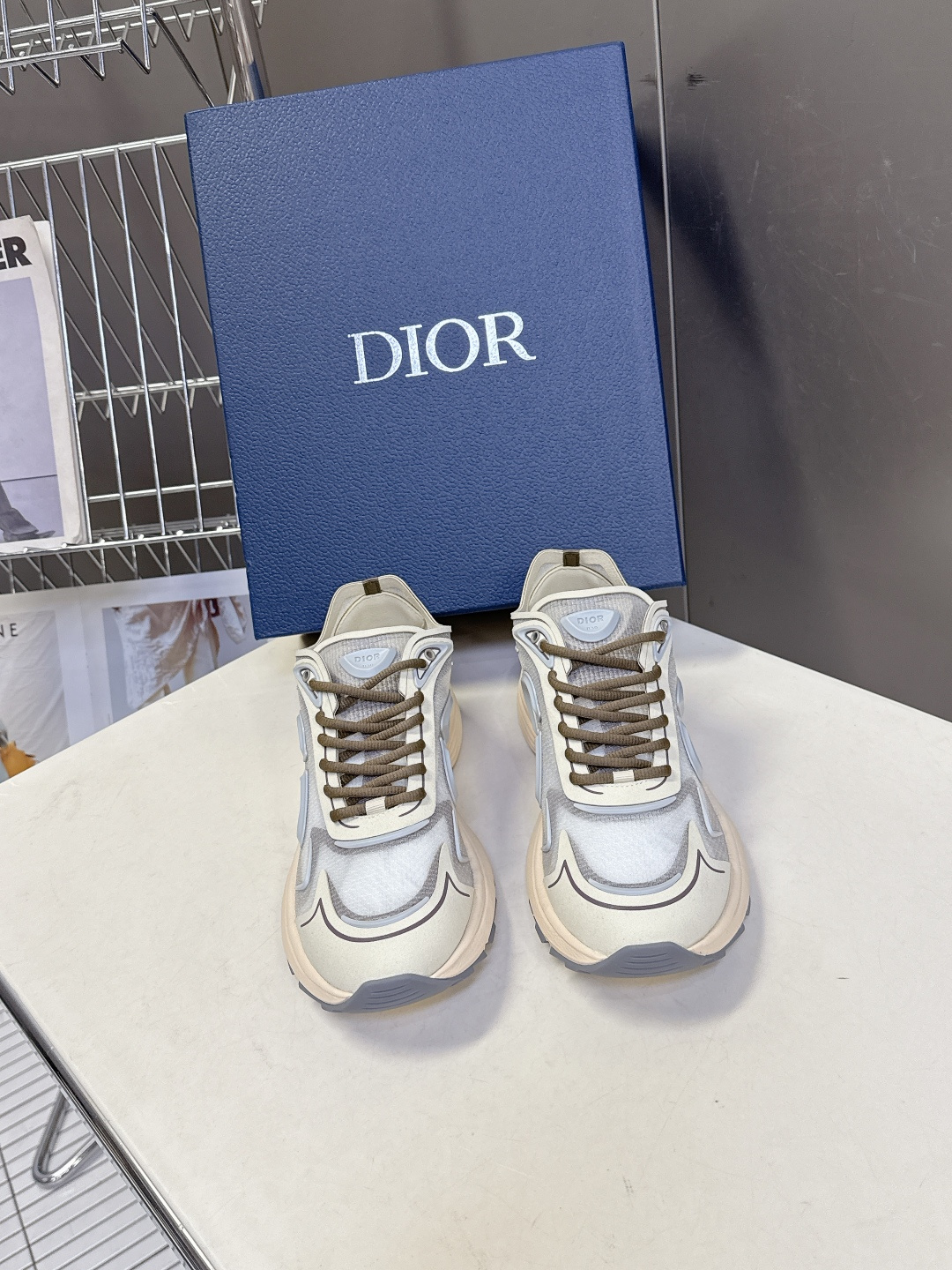 Dior迪奥最新情侣款B30 Countdown运动鞋 这款B30倒计时科技训练鞋是 2026年春季的新