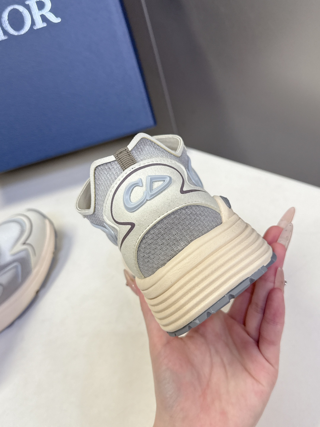 Dior迪奥最新情侣款B30 Countdown运动鞋 这款B30倒计时科技训练鞋是 2026年春季的新