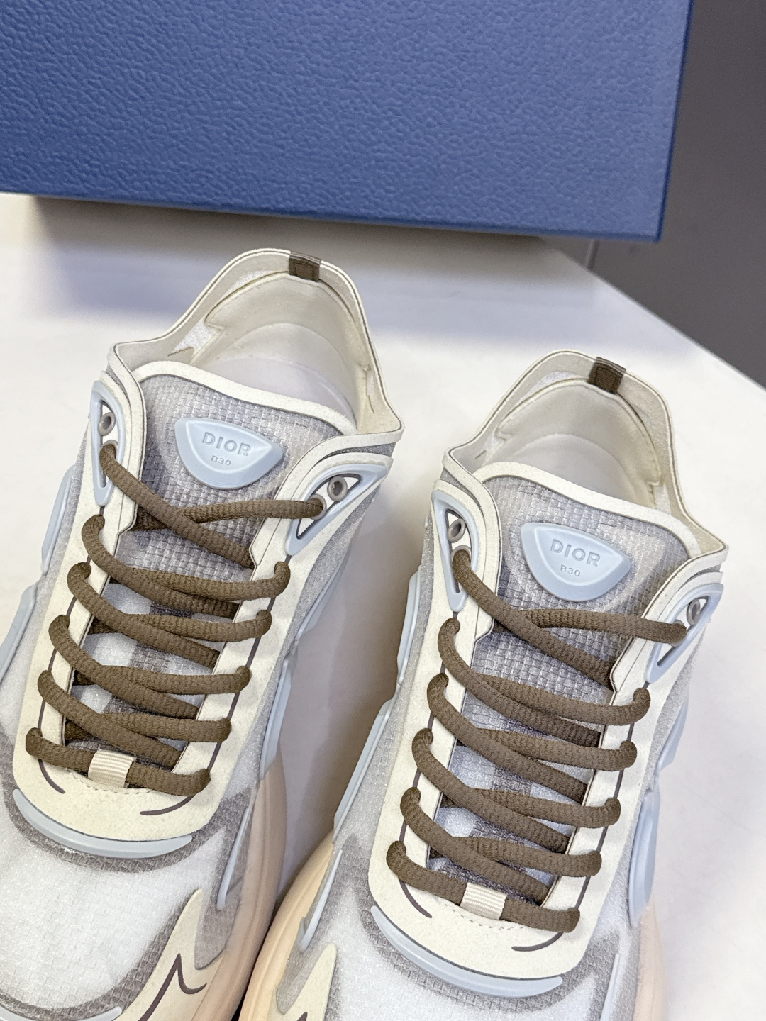 Dior迪奥最新情侣款B30 Countdown运动鞋 这款B30倒计时科技训练鞋是 2026年春季的新