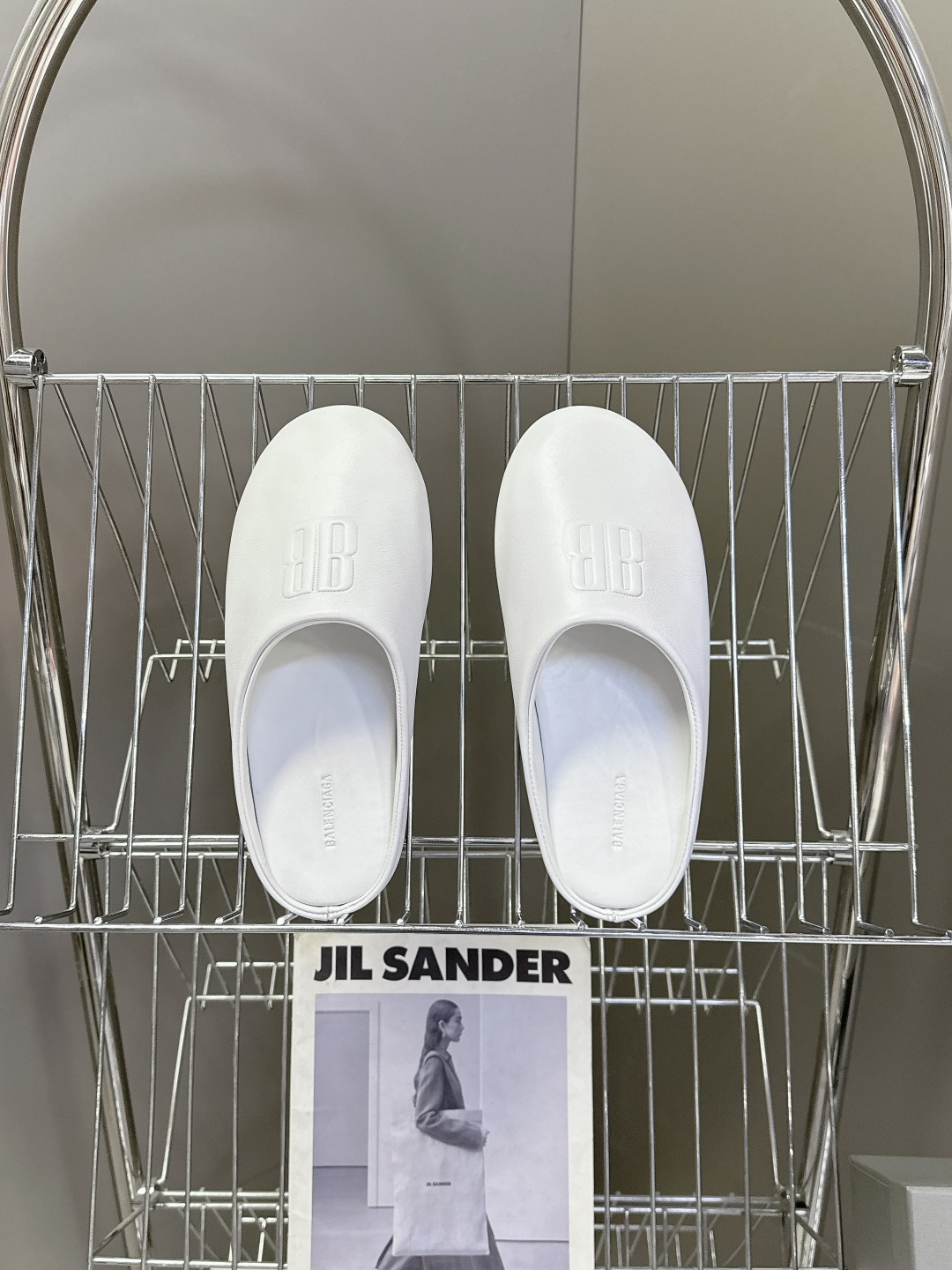 BALENCIAGA巴黎世家最新走秀款情侣半拖 百位ins博主网红推荐 国外超多明星网红种草 经典永不过