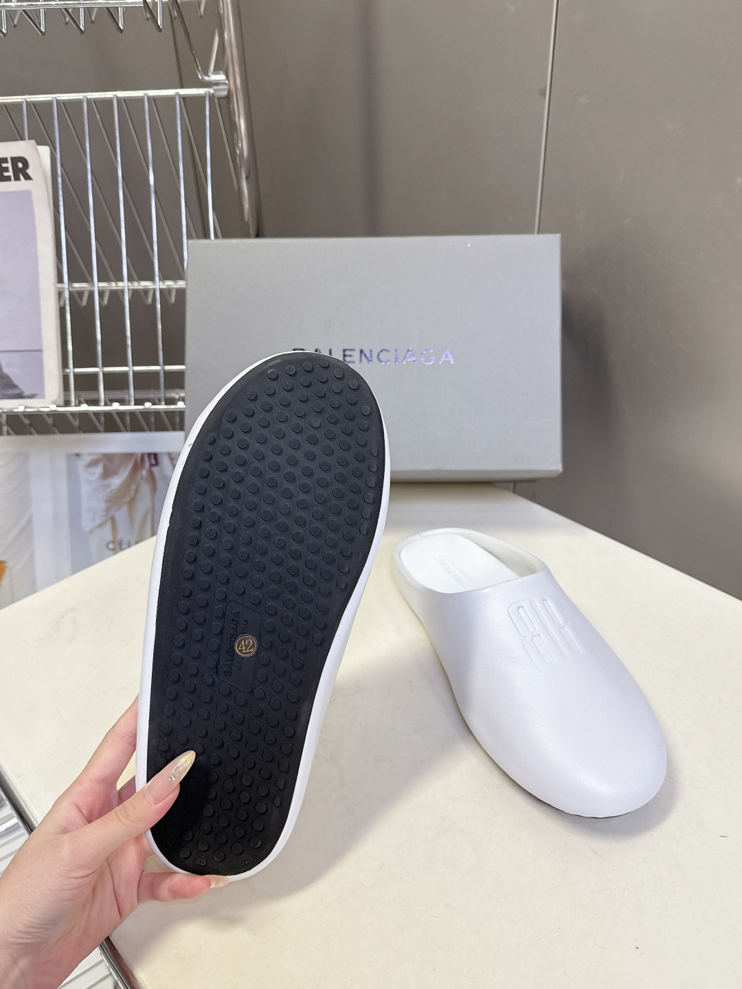 BALENCIAGA巴黎世家最新走秀款情侣半拖 百位ins博主网红推荐 国外超多明星网红种草 经典永不过