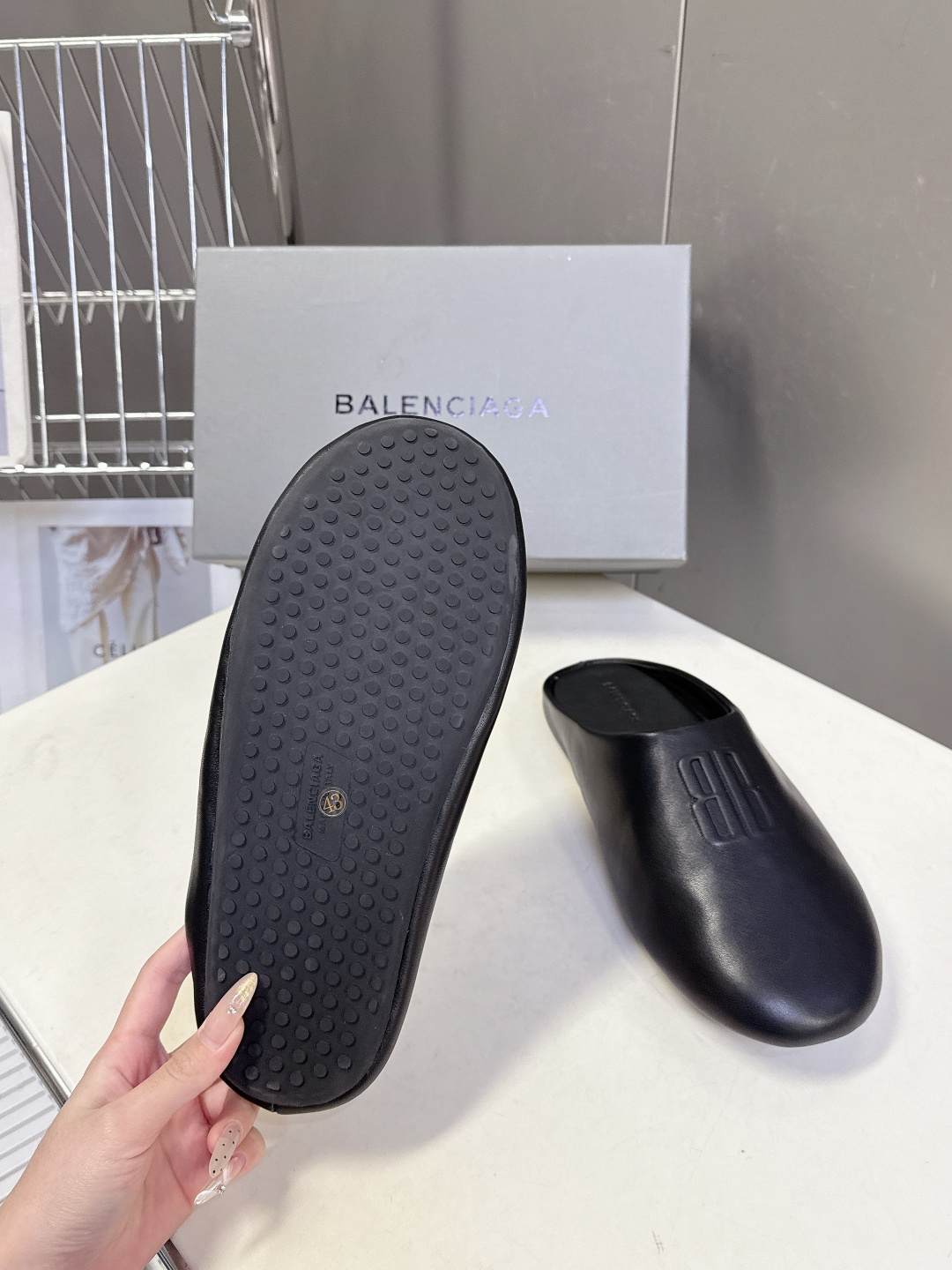 BALENCIAGA巴黎世家最新走秀款情侣半拖 百位ins博主网红推荐 国外超多明星网红种草 经典永不过