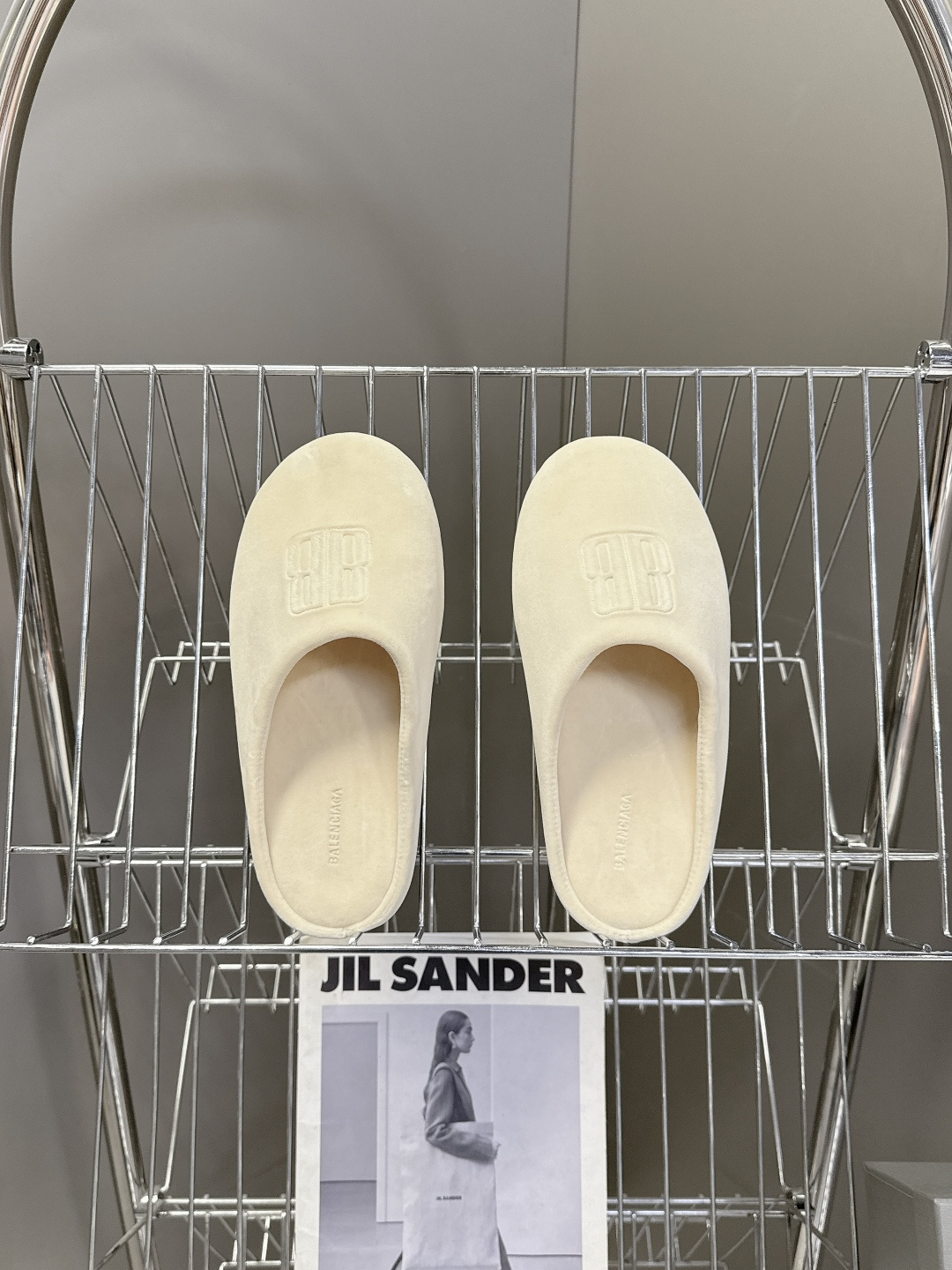 BALENCIAGA巴黎世家最新走秀款情侣半拖 百位ins博主网红推荐 国外超多明星网红种草 经典永不过