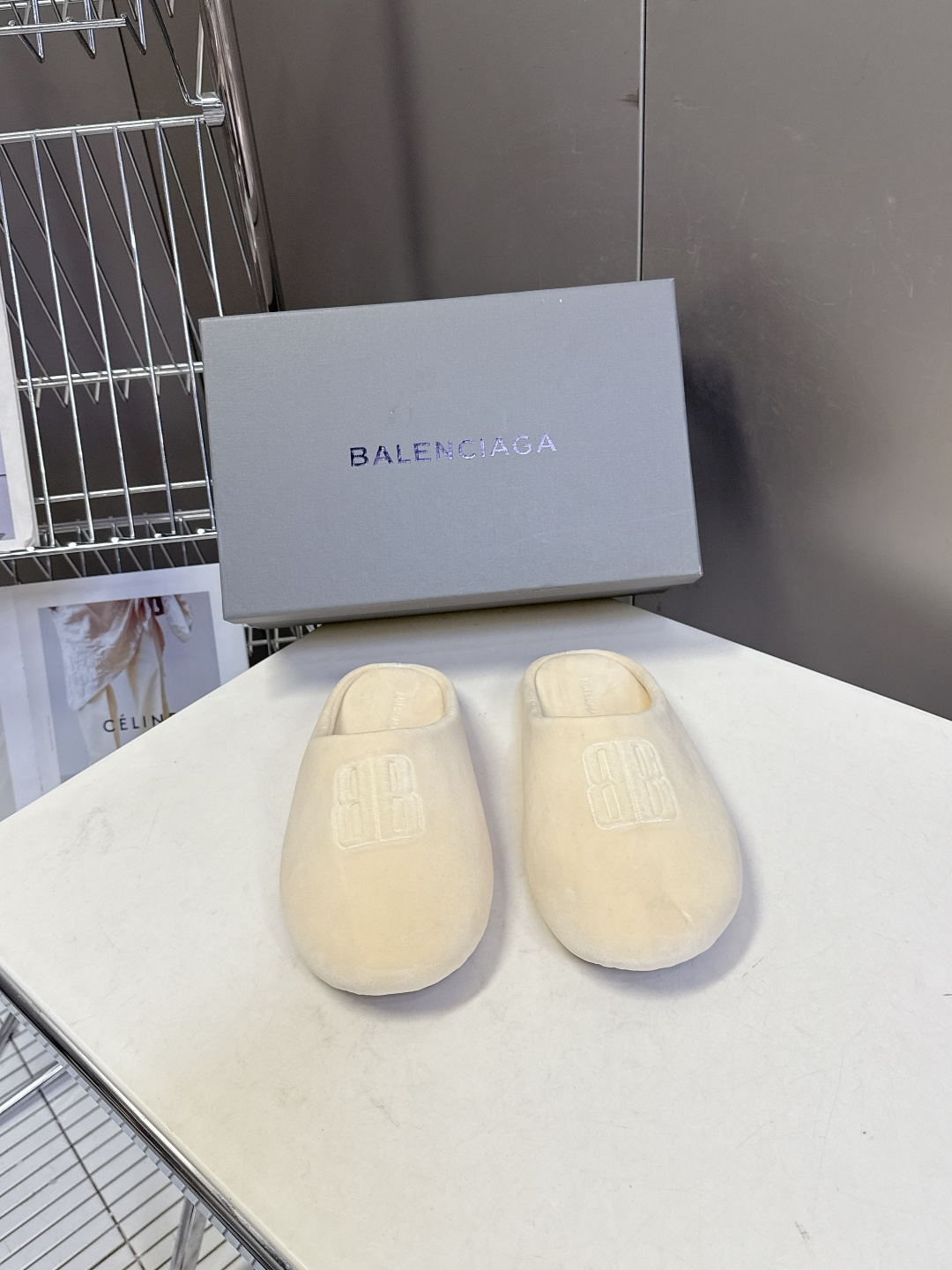 BALENCIAGA巴黎世家最新走秀款情侣半拖 百位ins博主网红推荐 国外超多明星网红种草 经典永不过