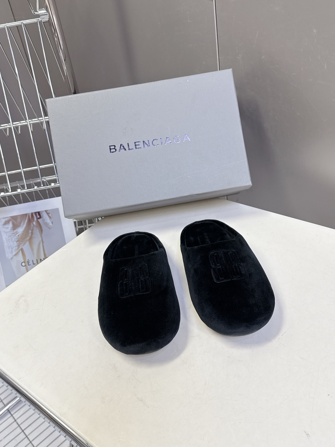 BALENCIAGA巴黎世家最新走秀款情侣半拖 百位ins博主网红推荐 国外超多明星网红种草 经典永不过