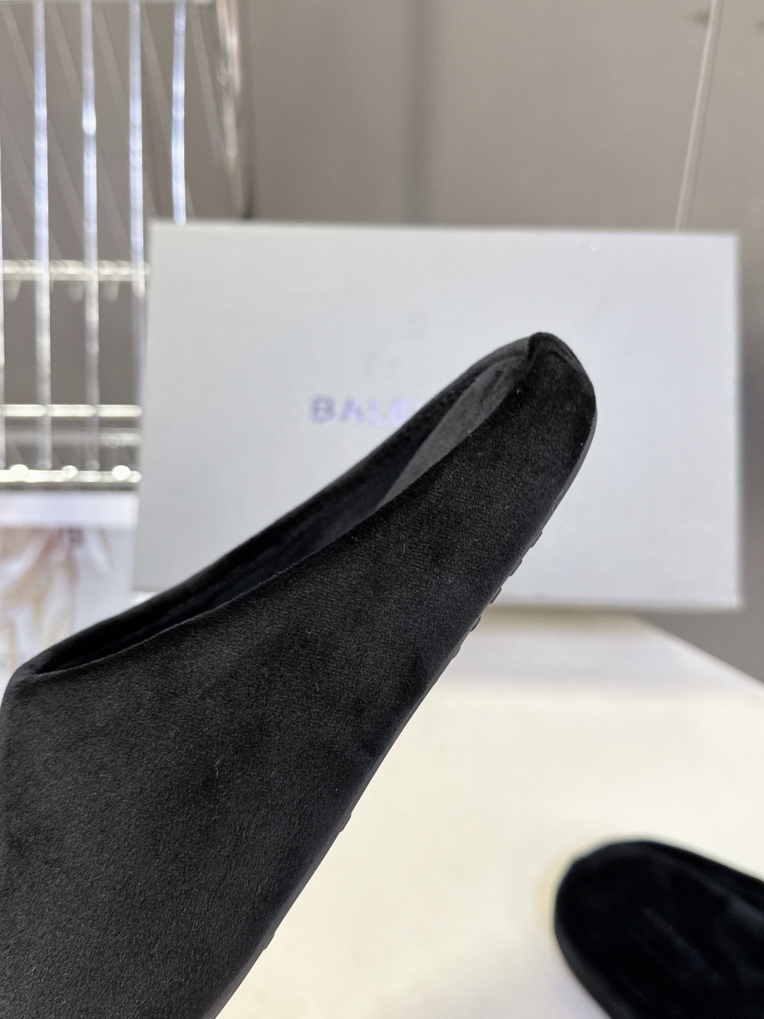 BALENCIAGA巴黎世家最新走秀款情侣半拖 百位ins博主网红推荐 国外超多明星网红种草 经典永不过