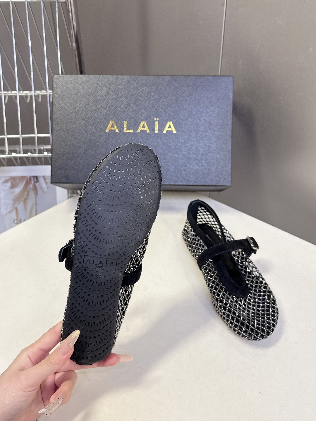 Alaia阿莱亚春夏最新款渔网水晶 平底芭蕾舞鞋 玛丽珍鞋 超多明星网红种草 Alaia水晶渔网芭蕾舞鞋