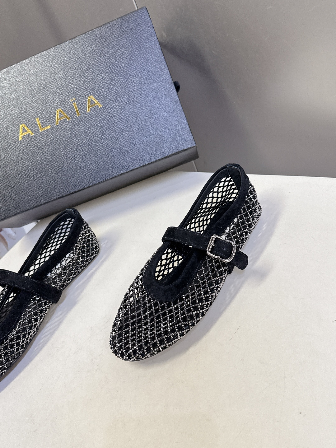 Alaia阿莱亚春夏最新款渔网水晶 平底芭蕾舞鞋 玛丽珍鞋 超多明星网红种草 Alaia水晶渔网芭蕾舞鞋