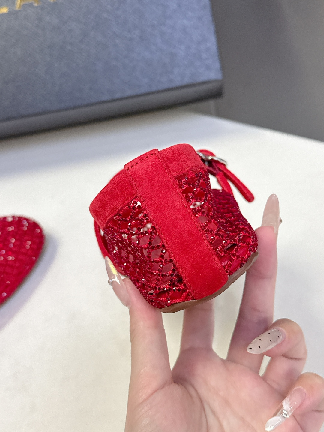 Alaia阿莱亚春夏最新款渔网水晶 平底芭蕾舞鞋 玛丽珍鞋 超多明星网红种草 Alaia水晶渔网芭蕾舞鞋