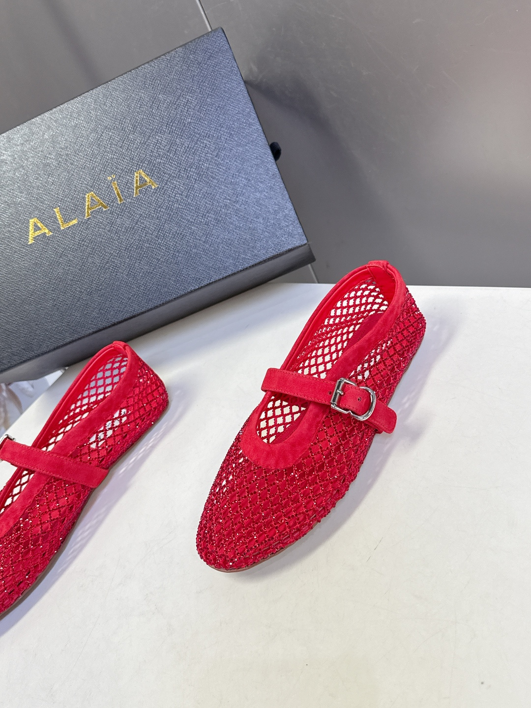 Alaia阿莱亚春夏最新款渔网水晶 平底芭蕾舞鞋 玛丽珍鞋 超多明星网红种草 Alaia水晶渔网芭蕾舞鞋