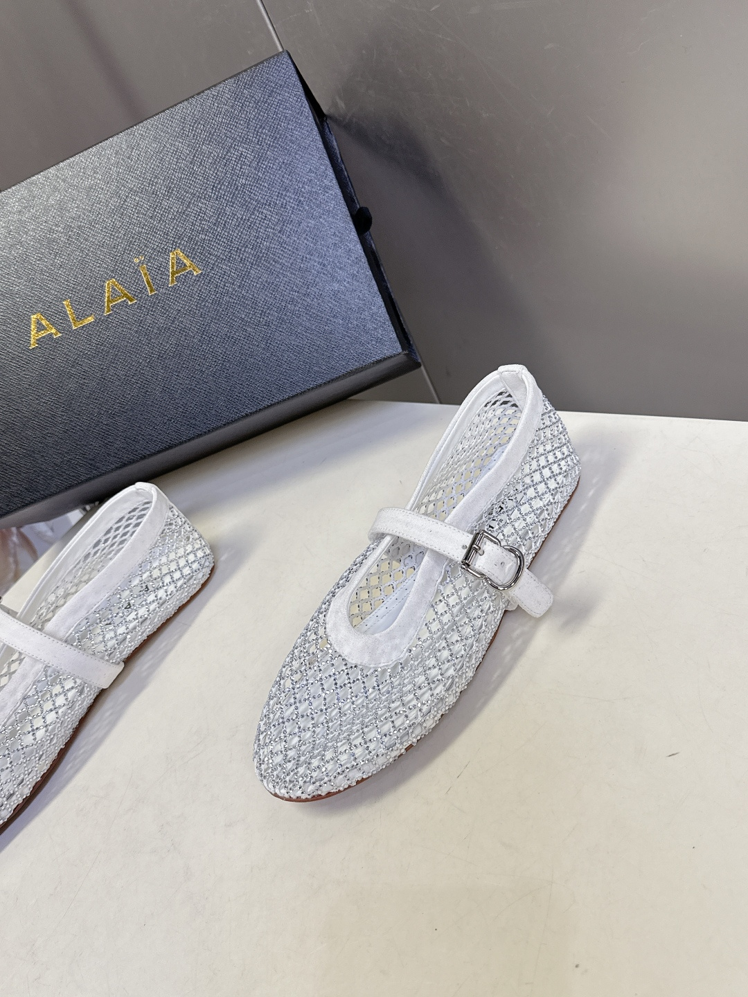 Alaia阿莱亚春夏最新款渔网水晶 平底芭蕾舞鞋 玛丽珍鞋 超多明星网红种草 Alaia水晶渔网芭蕾舞鞋
