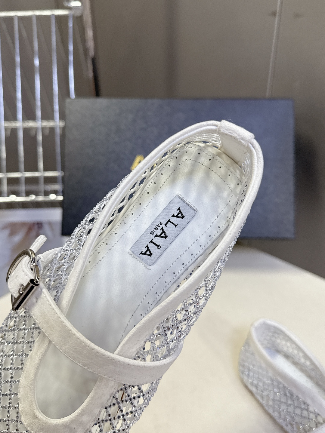 Alaia阿莱亚春夏最新款渔网水晶 平底芭蕾舞鞋 玛丽珍鞋 超多明星网红种草 Alaia水晶渔网芭蕾舞鞋