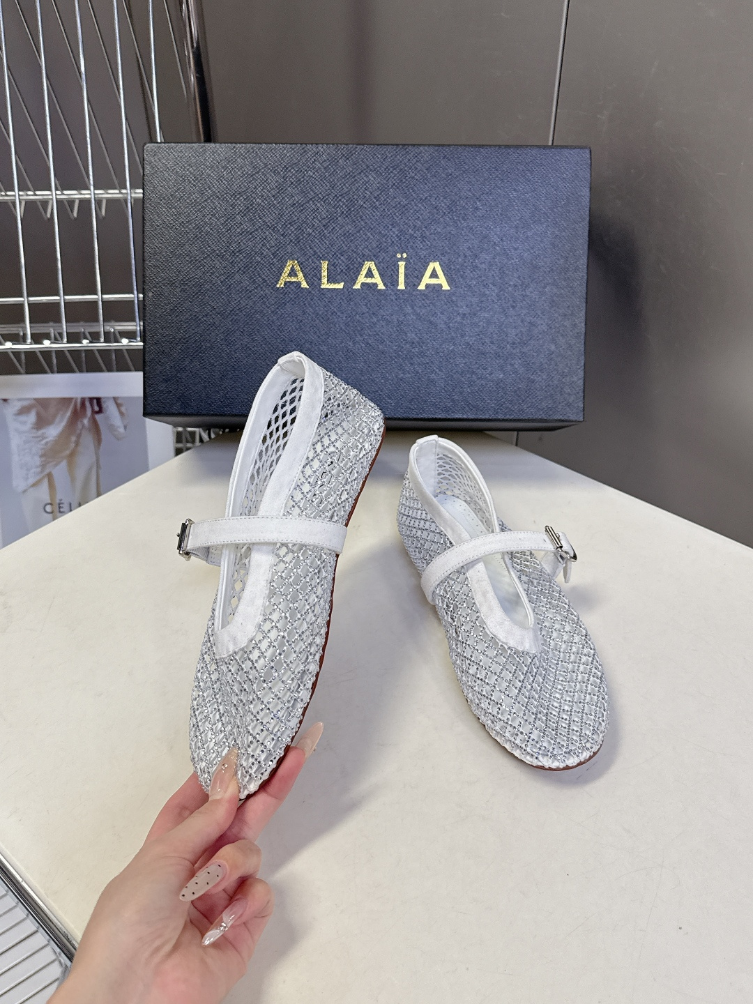 Alaia阿莱亚春夏最新款渔网水晶 平底芭蕾舞鞋 玛丽珍鞋 超多明星网红种草 Alaia水晶渔网芭蕾舞鞋