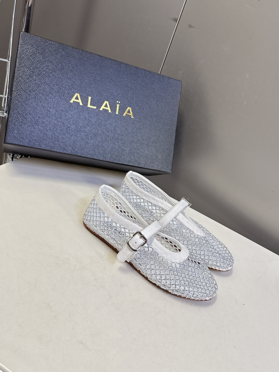 Alaia阿莱亚春夏最新款渔网水晶 平底芭蕾舞鞋 玛丽珍鞋 超多明星网红种草 Alaia水晶渔网芭蕾舞鞋
