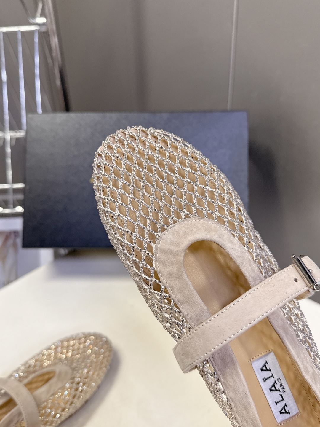 Alaia阿莱亚春夏最新款渔网水晶 平底芭蕾舞鞋 玛丽珍鞋 超多明星网红种草 Alaia水晶渔网芭蕾舞鞋