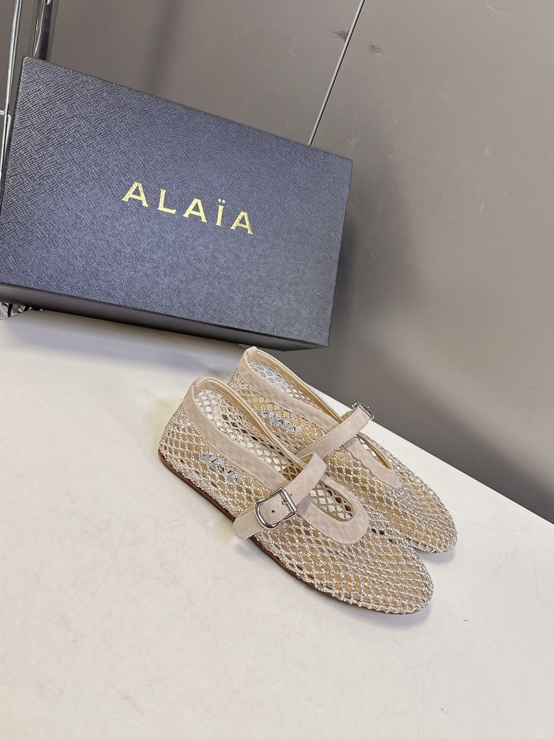 Alaia阿莱亚春夏最新款渔网水晶 平底芭蕾舞鞋 玛丽珍鞋 超多明星网红种草 Alaia水晶渔网芭蕾舞鞋