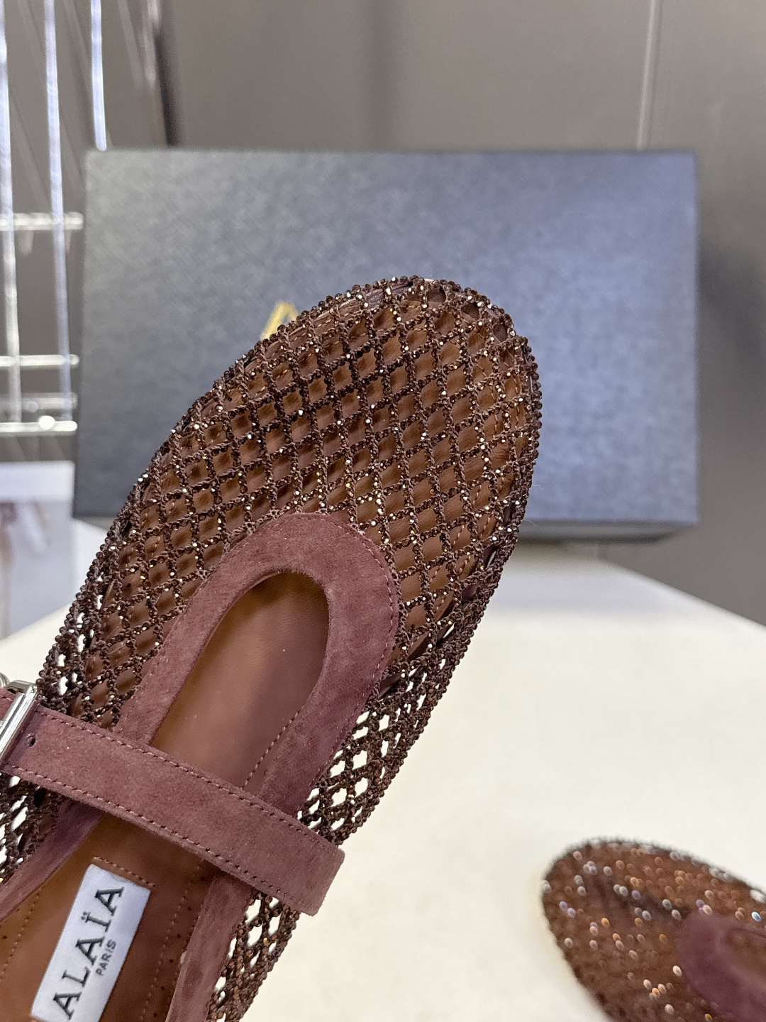 Alaia阿莱亚春夏最新款渔网水晶 平底芭蕾舞鞋 玛丽珍鞋 超多明星网红种草 Alaia水晶渔网芭蕾舞鞋