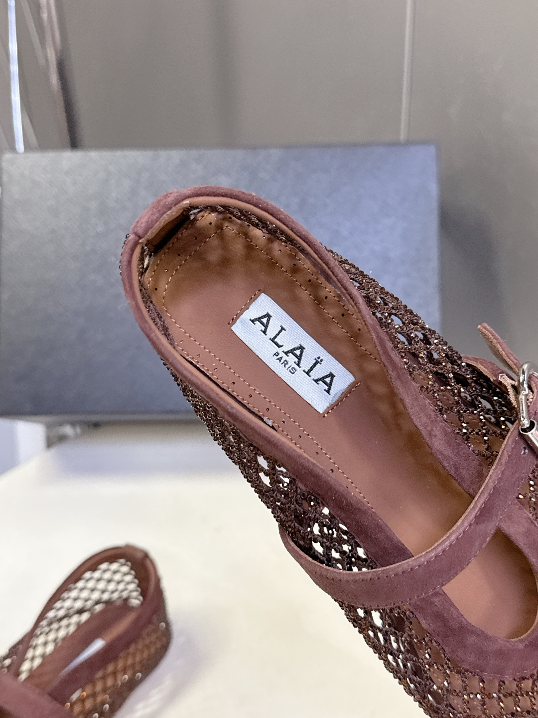 Alaia阿莱亚春夏最新款渔网水晶 平底芭蕾舞鞋 玛丽珍鞋 超多明星网红种草 Alaia水晶渔网芭蕾舞鞋