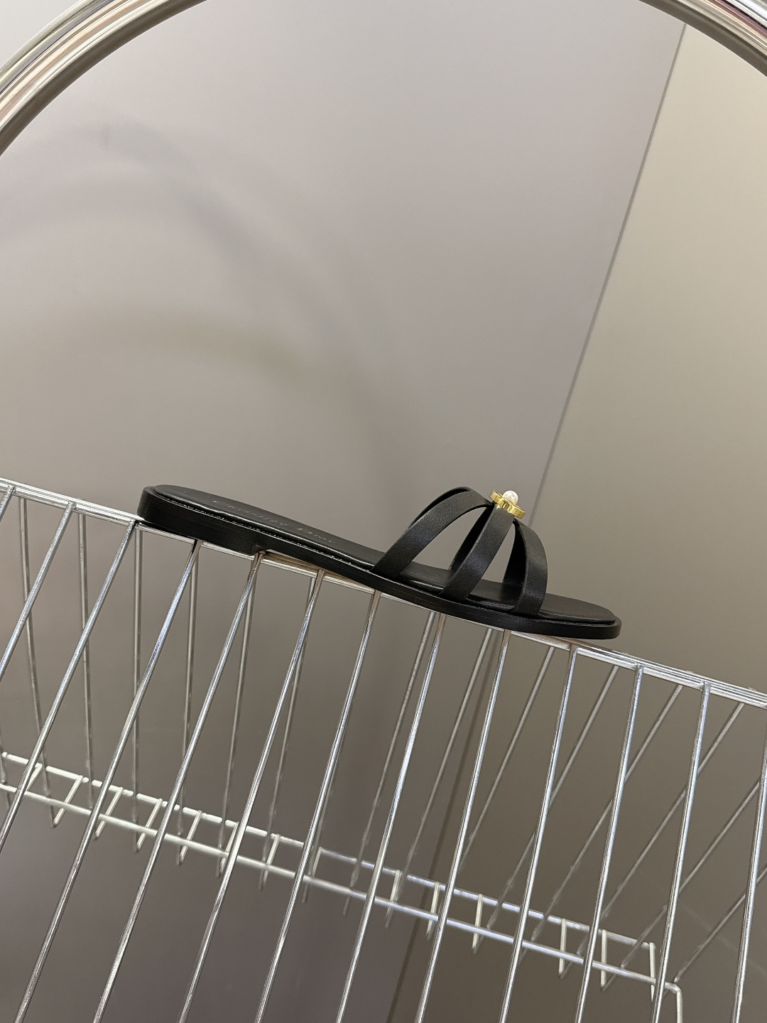 Dior迪奥2026春夏最新款CD拖鞋 超多明星时尚博主种草 春夏季必备 简约的设计 极具辨识度的品牌l