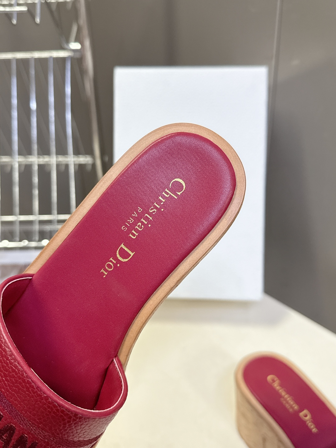 Dior迪奥2026春夏最新款厚底拖鞋 超多明星网红种草 春夏必备厚底设计瞬间拉满身高 CD字母logo