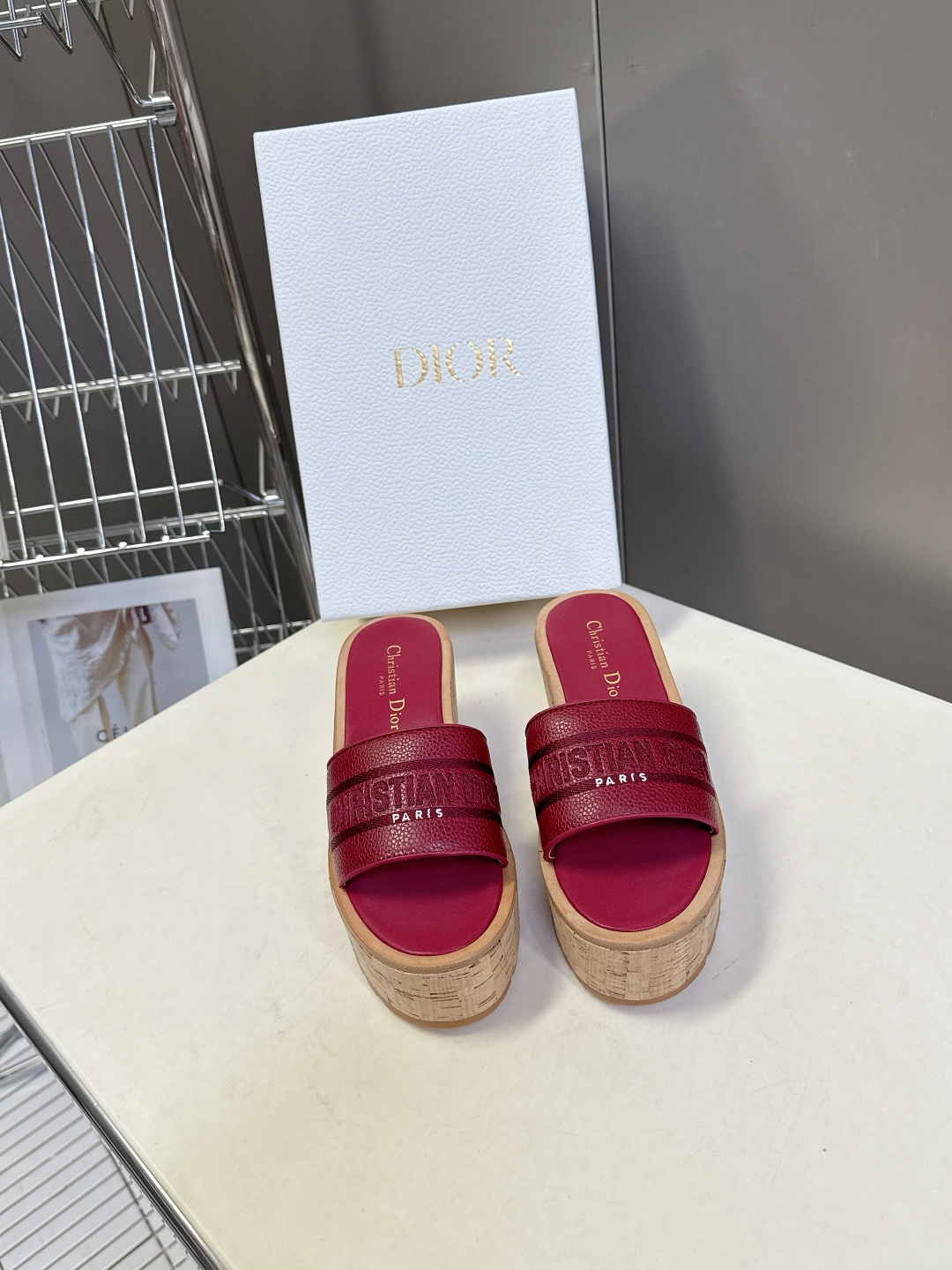 Dior迪奥2026春夏最新款厚底拖鞋 超多明星网红种草 春夏必备厚底设计瞬间拉满身高 CD字母logo