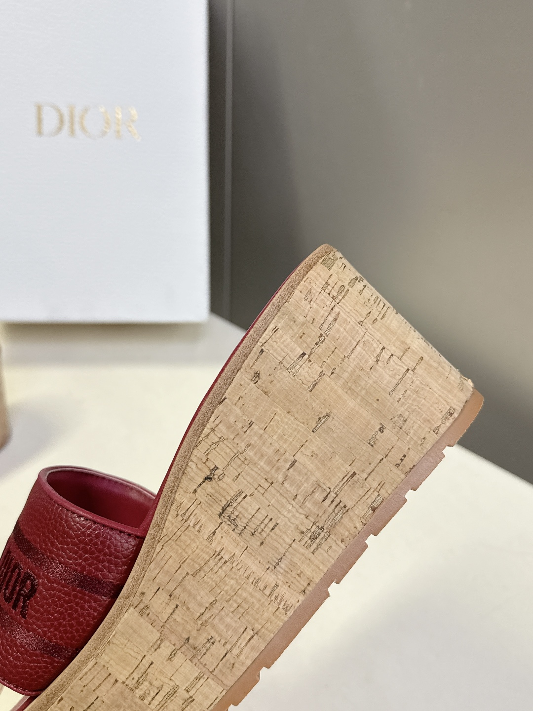 Dior迪奥2026春夏最新款厚底拖鞋 超多明星网红种草 春夏必备厚底设计瞬间拉满身高 CD字母logo