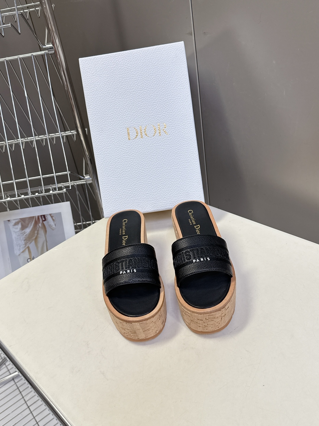 Dior迪奥2026春夏最新款厚底拖鞋 超多明星网红种草 春夏必备厚底设计瞬间拉满身高 CD字母logo