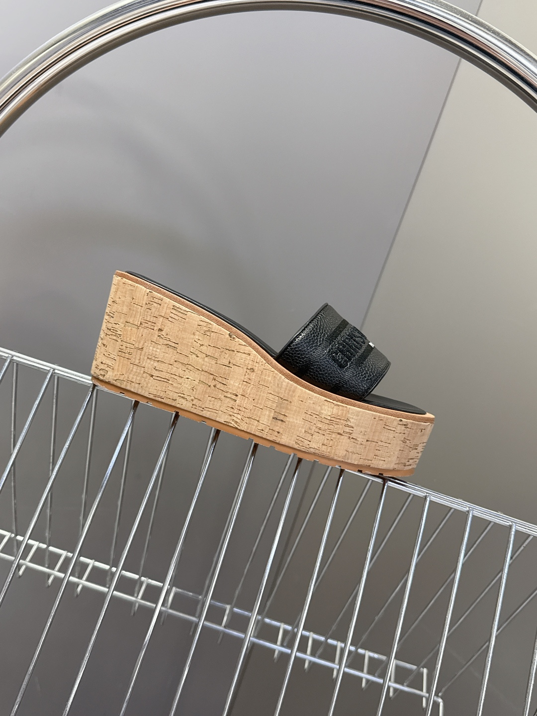 Dior迪奥2026春夏最新款厚底拖鞋 超多明星网红种草 春夏必备厚底设计瞬间拉满身高 CD字母logo