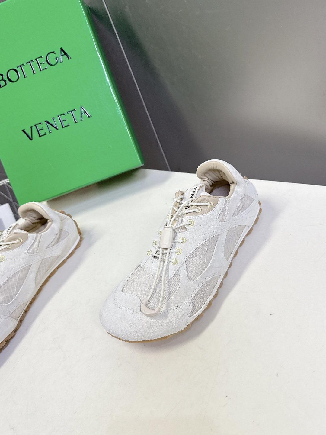 Bottega Veneta BV葆蝶家 阿甘鞋 德训鞋 运动鞋 BV经典老钱风运动鞋超多明星时尚博主种