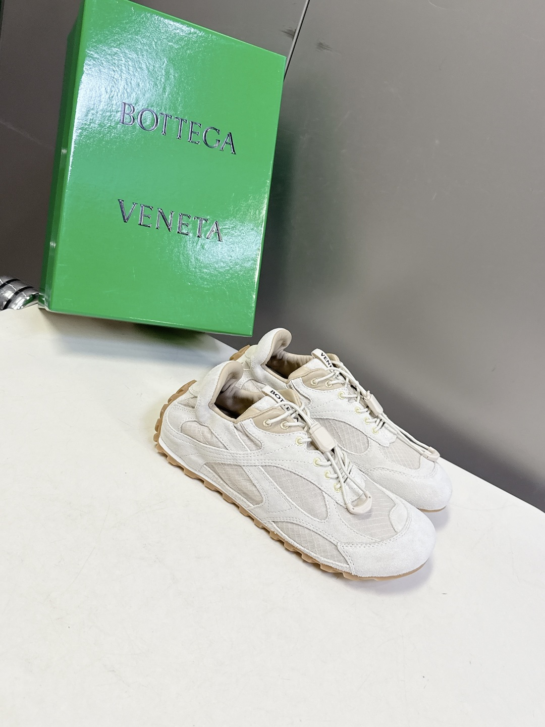 Bottega Veneta BV葆蝶家 阿甘鞋 德训鞋 运动鞋 BV经典老钱风运动鞋超多明星时尚博主种