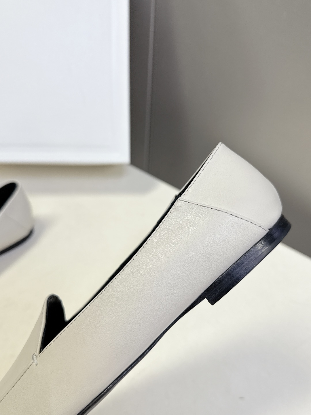 CELINE思琳2026春夏最新款乐福鞋超多明星网红种草 今年超火的乐福鞋 简简单单的老钱风穿搭 妥妥大