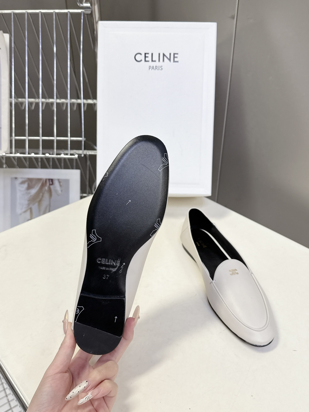 CELINE思琳2026春夏最新款乐福鞋超多明星网红种草 今年超火的乐福鞋 简简单单的老钱风穿搭 妥妥大