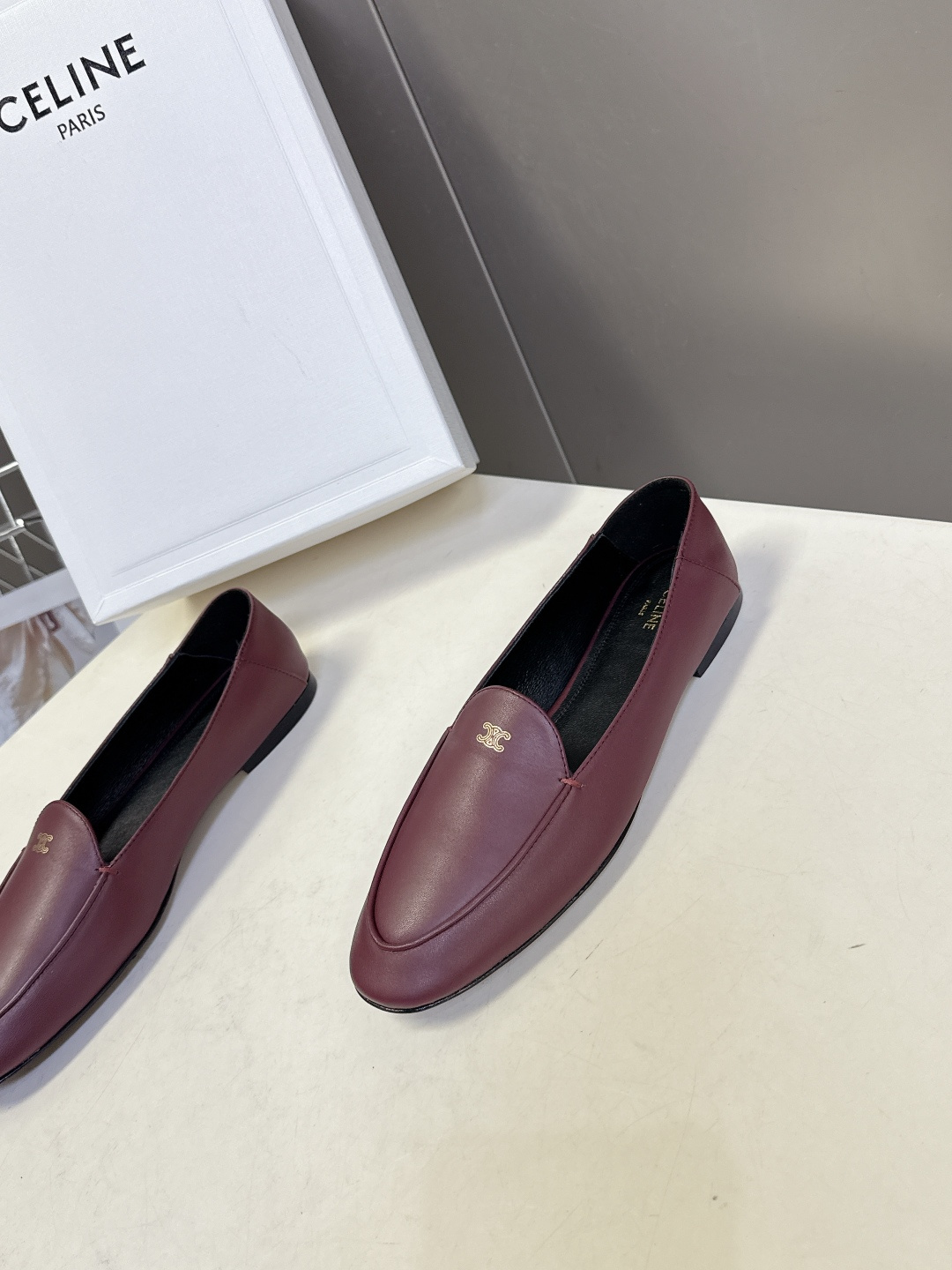 CELINE思琳2026春夏最新款乐福鞋超多明星网红种草 今年超火的乐福鞋 简简单单的老钱风穿搭 妥妥大