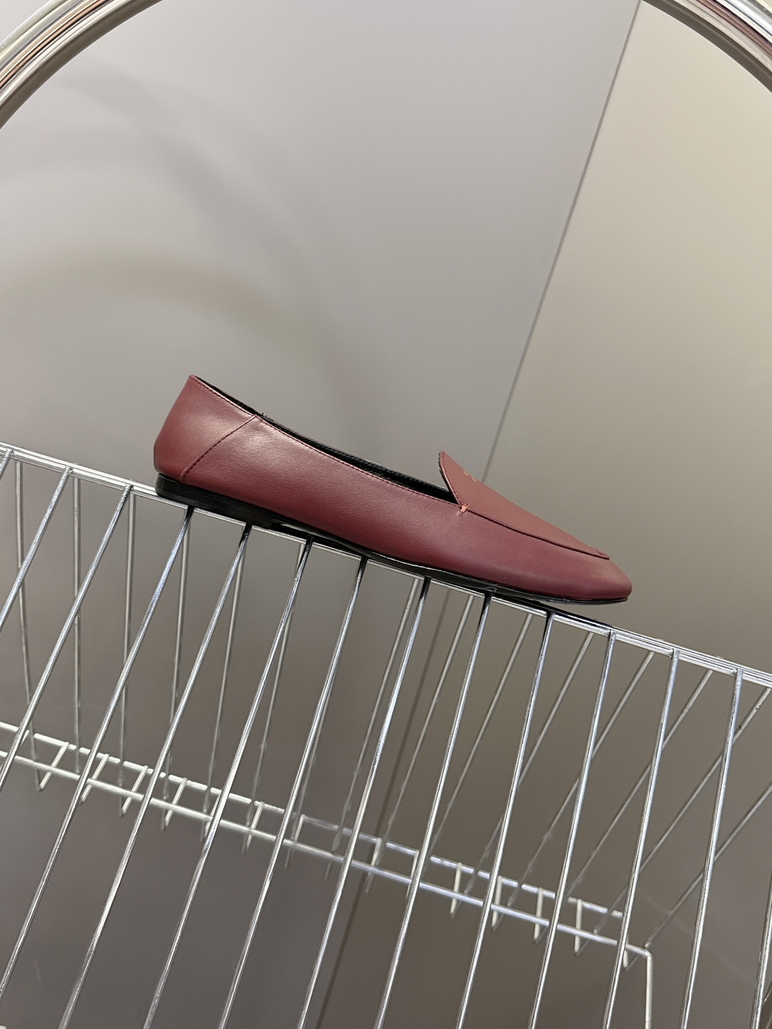 CELINE思琳2026春夏最新款乐福鞋超多明星网红种草 今年超火的乐福鞋 简简单单的老钱风穿搭 妥妥大