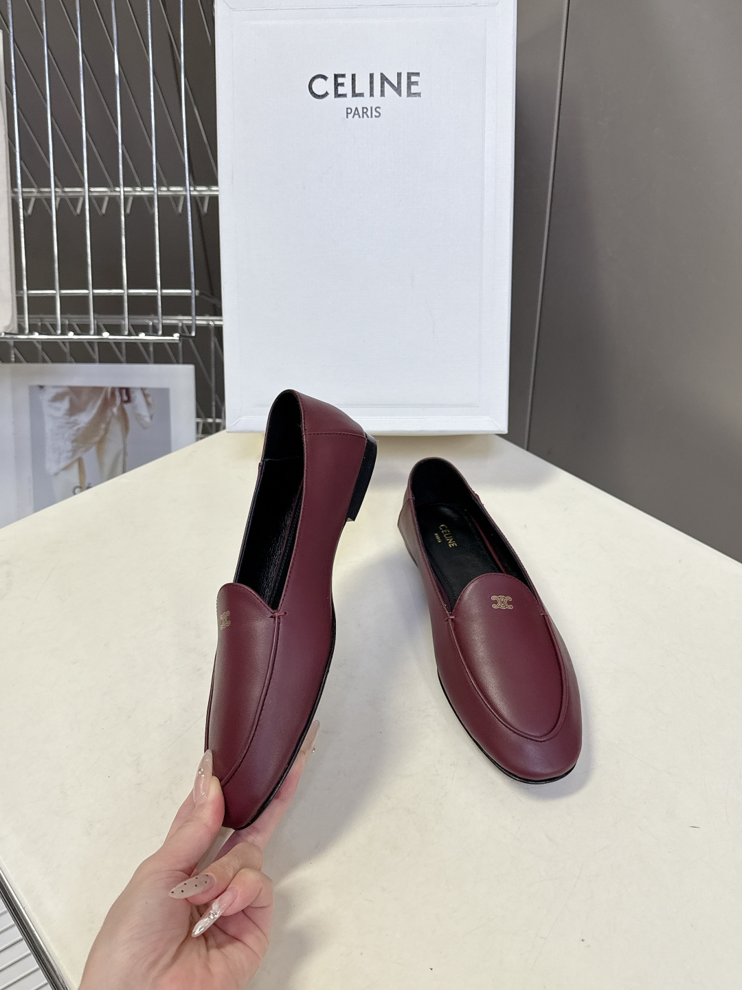 CELINE思琳2026春夏最新款乐福鞋超多明星网红种草 今年超火的乐福鞋 简简单单的老钱风穿搭 妥妥大