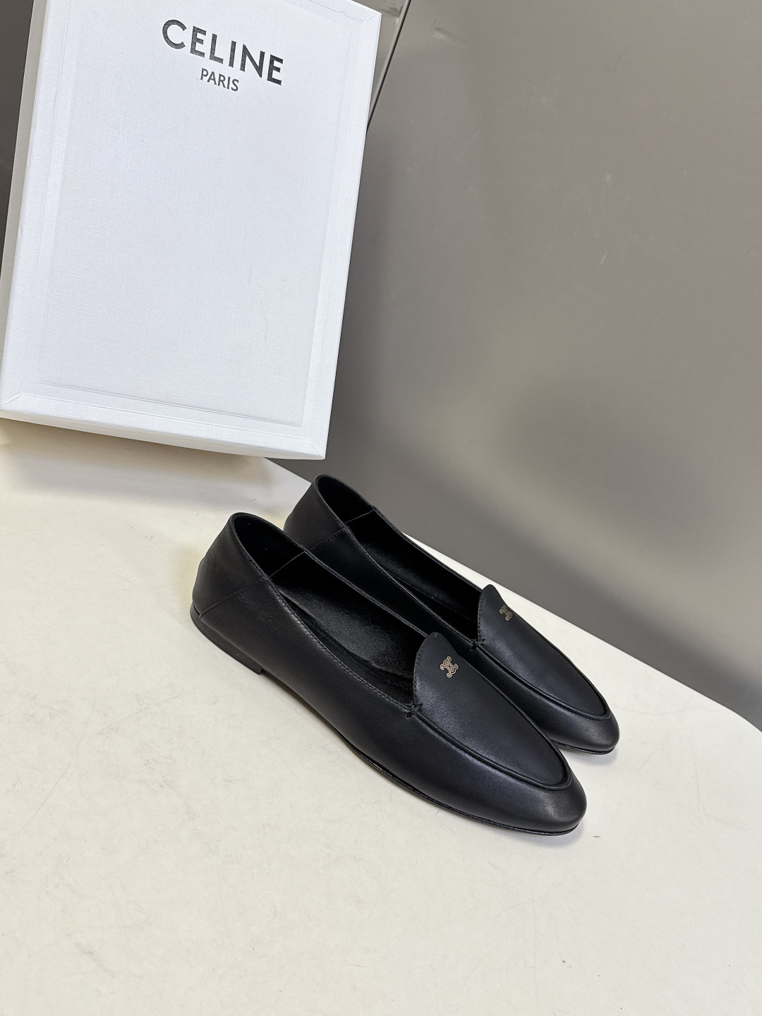 CELINE思琳2026春夏最新款乐福鞋超多明星网红种草 今年超火的乐福鞋 简简单单的老钱风穿搭 妥妥大