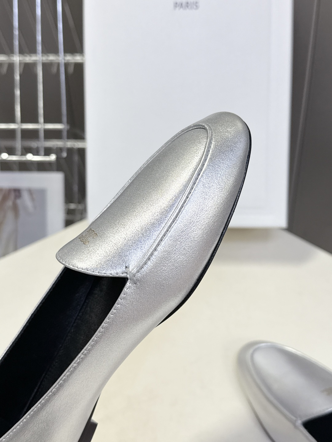 CELINE思琳2026春夏最新款乐福鞋超多明星网红种草 今年超火的乐福鞋 简简单单的老钱风穿搭 妥妥大