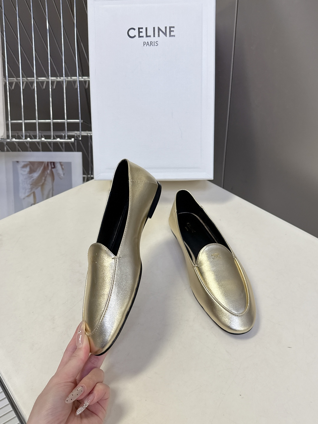 CELINE思琳2026春夏最新款乐福鞋超多明星网红种草 今年超火的乐福鞋 简简单单的老钱风穿搭 妥妥大