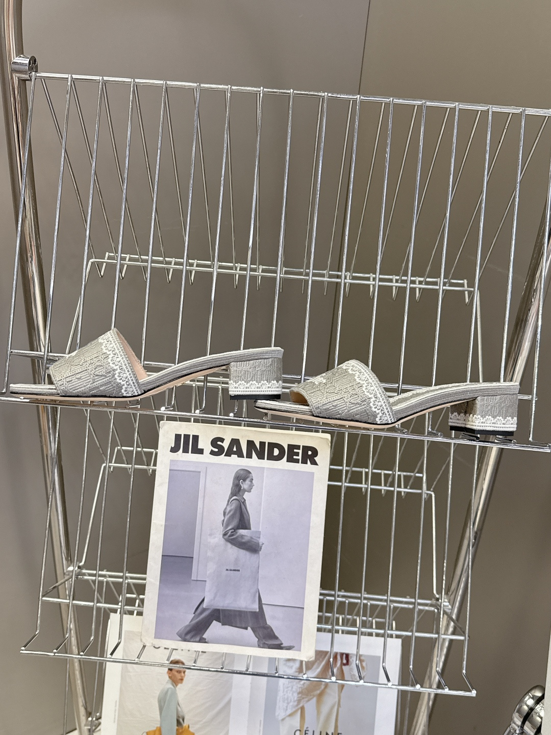 Dior迪奥2026春夏最新款CD粗跟拖鞋 超多明星时尚博主种草 春夏季必备 简约的设计 极具辨识度的品