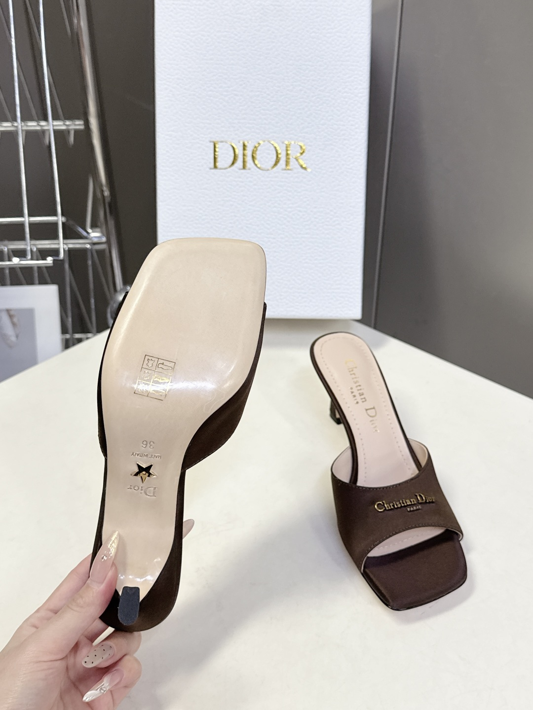 dior迪奥2026春夏最新走秀款粗跟时装鞋 超多明星时尚博主种草 每个女孩鞋柜都必须有一双D家时装鞋 