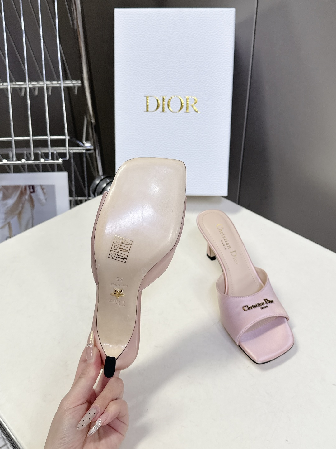 dior迪奥2026春夏最新走秀款粗跟时装鞋 超多明星时尚博主种草 每个女孩鞋柜都必须有一双D家时装鞋 