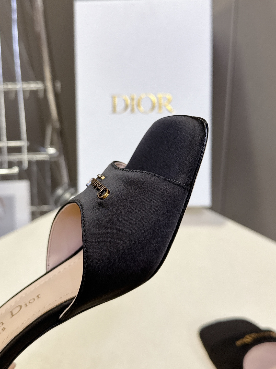 dior迪奥2026春夏最新走秀款粗跟时装鞋 超多明星时尚博主种草 每个女孩鞋柜都必须有一双D家时装鞋 