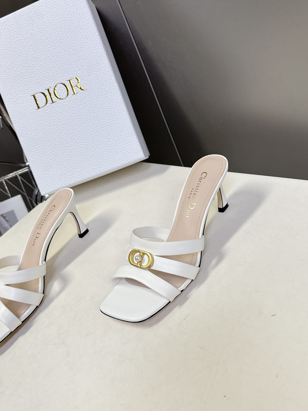 dior迪奥2026春夏最新走秀款粗跟时装鞋 超多明星时尚博主种草 每个女孩鞋柜都必须有一双D家时装鞋 