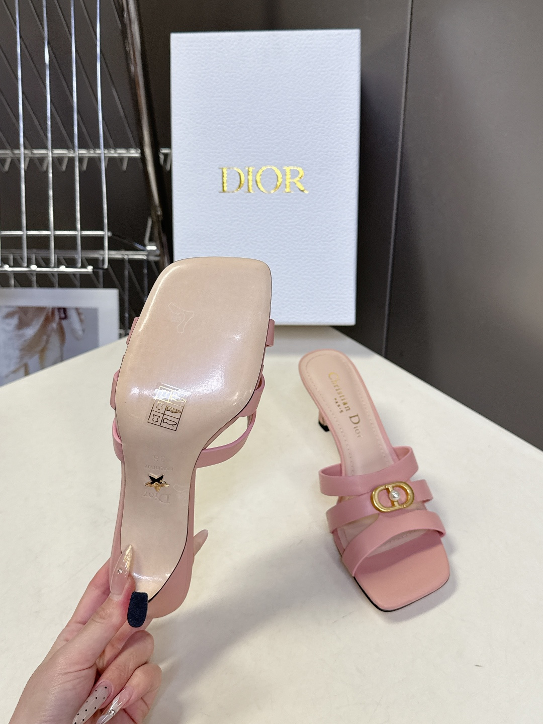 dior迪奥2026春夏最新走秀款粗跟时装鞋 超多明星时尚博主种草 每个女孩鞋柜都必须有一双D家时装鞋 