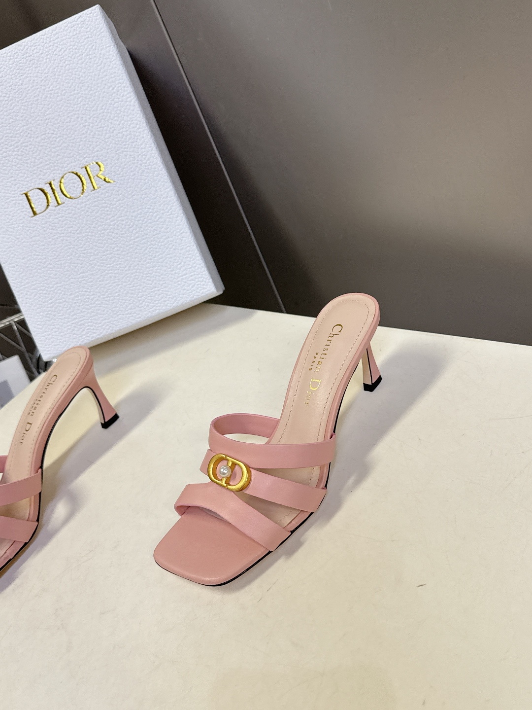 dior迪奥2026春夏最新走秀款粗跟时装鞋 超多明星时尚博主种草 每个女孩鞋柜都必须有一双D家时装鞋 